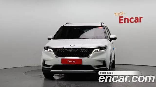 Kia Canival - фото 1