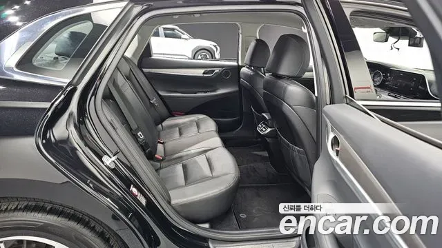 Hyundai Grandeur - фото 1