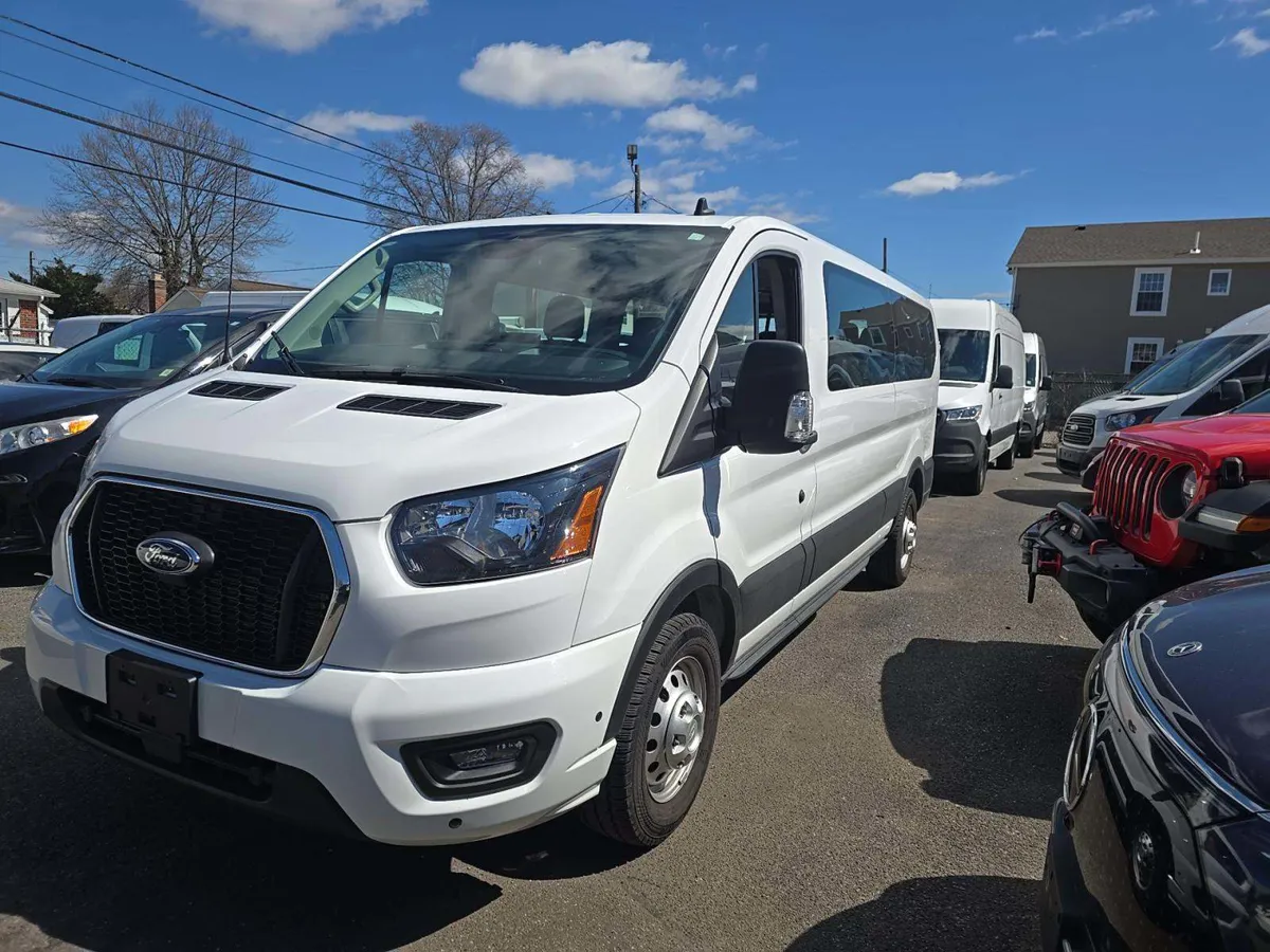 Ford Transit 350 XLT - фото 1