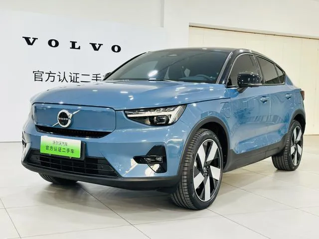 Volvo C40 EV - фото 1