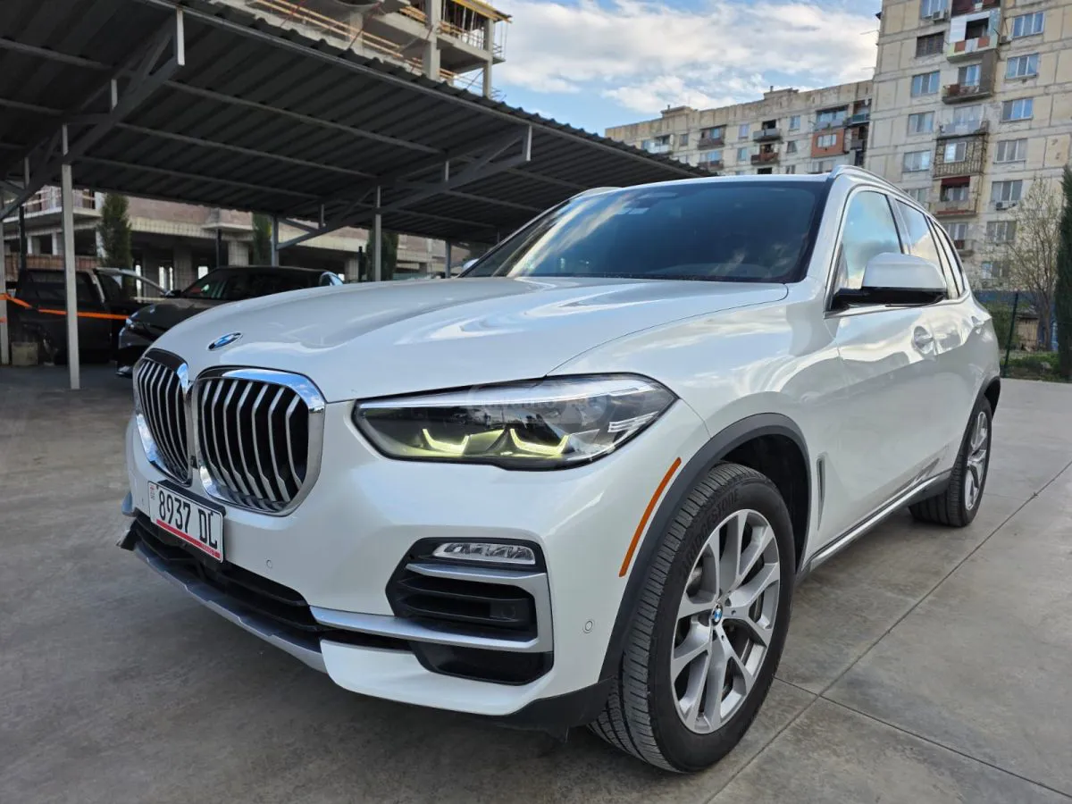 BMW X5 - фото 1