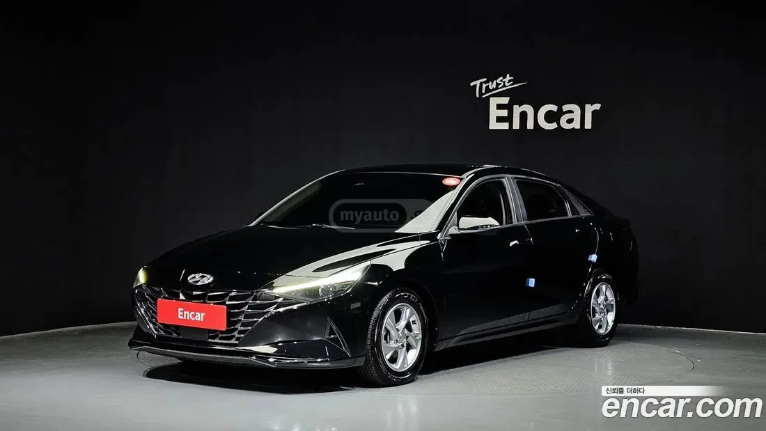 Hyundai Elantra - фото 1