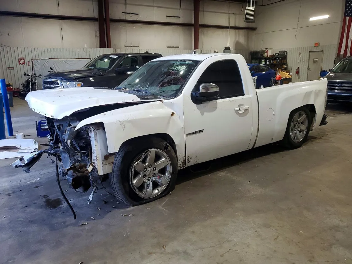 CHEVROLET SILVERADO - фото 1