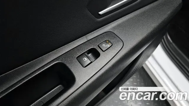 Hyundai AVANTE - фото 1