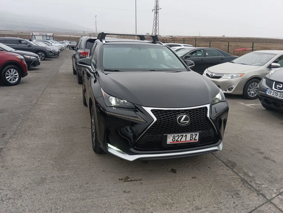 Lexus NX 200 - фото 1