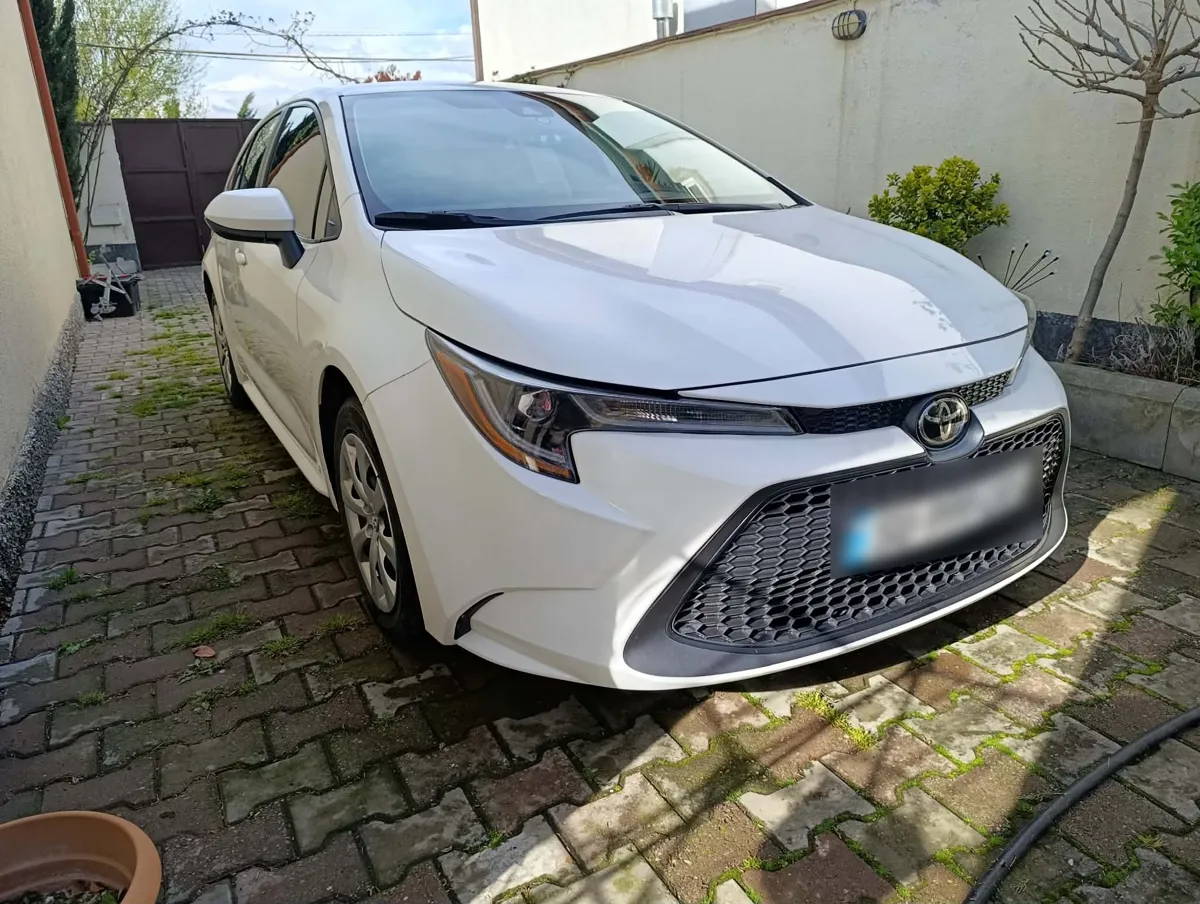 Toyota Corolla - фото 1