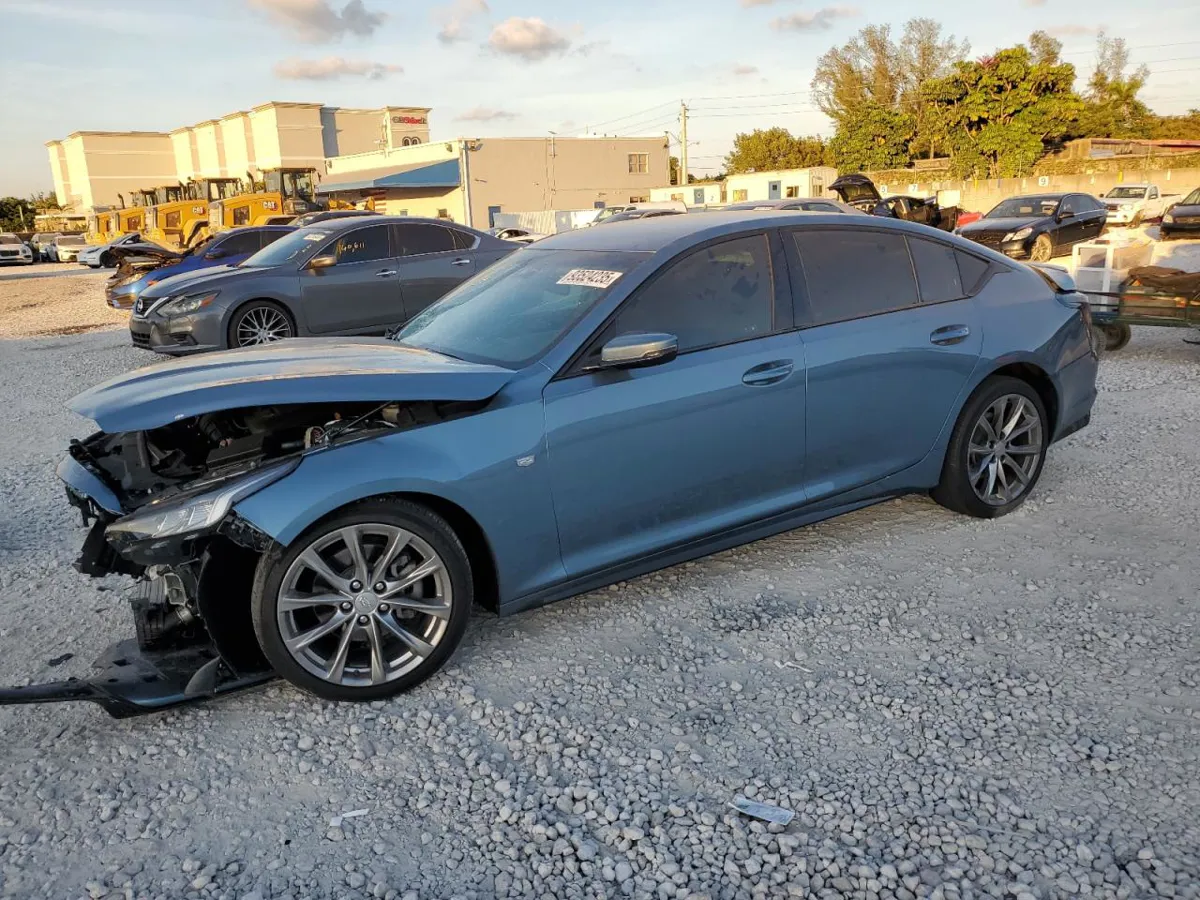 CADILLAC CT5 - фото 1