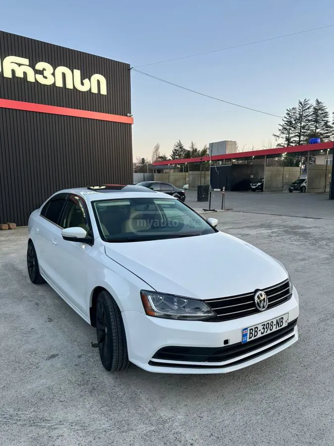Volkswagen Jetta - фото 1