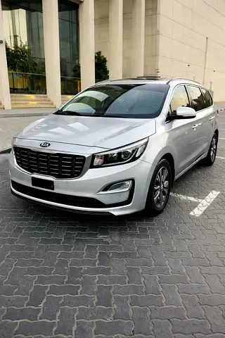 Kia Carnival - фото 1