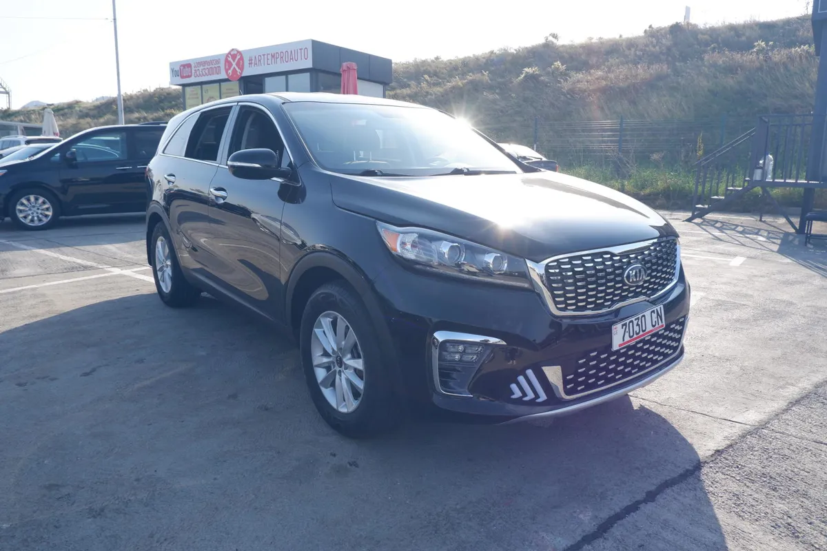 Kia Sorento - фото 1