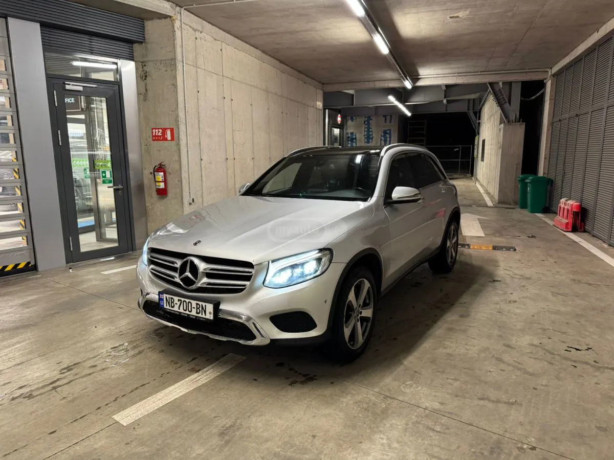 Mercedes-Benz GLC 300 - фото 1