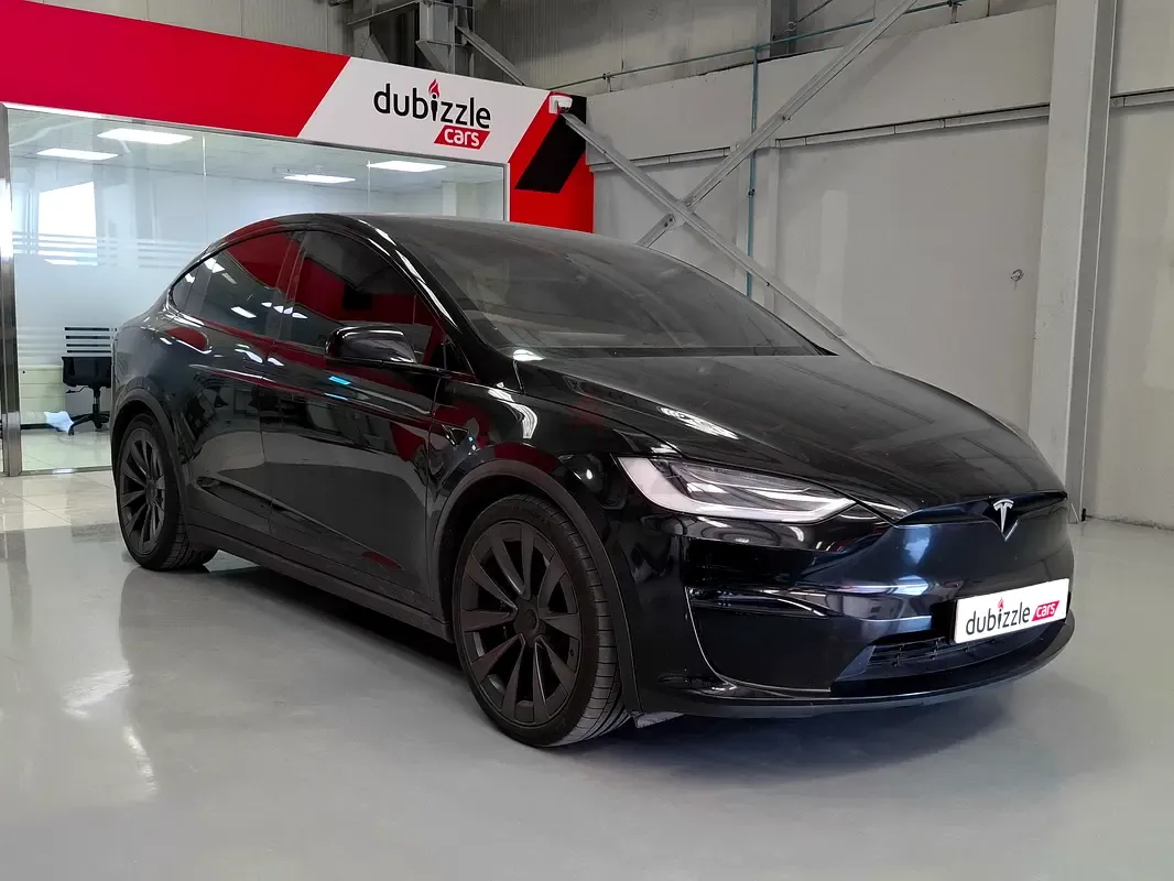 Tesla Model X - фото 1