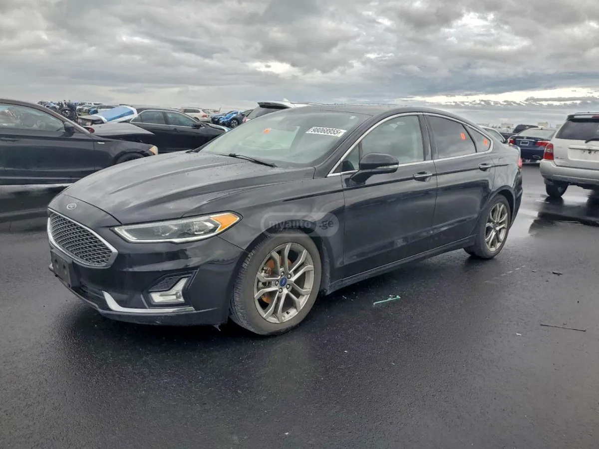 Ford Fusion - фото 1