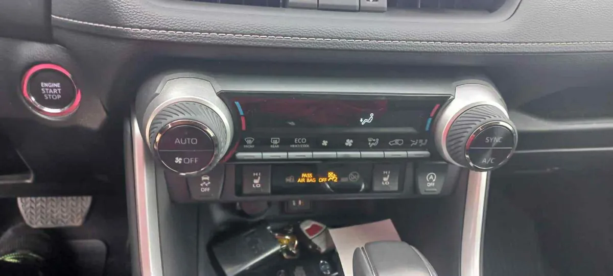 Toyota RAV 4 - фото 1