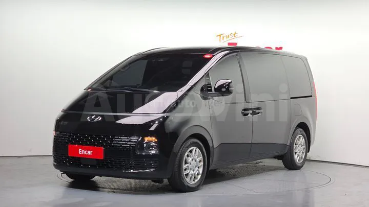 Hyundai Staria - фото 1