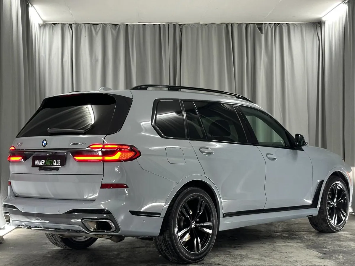 BMW X7 - фото 1