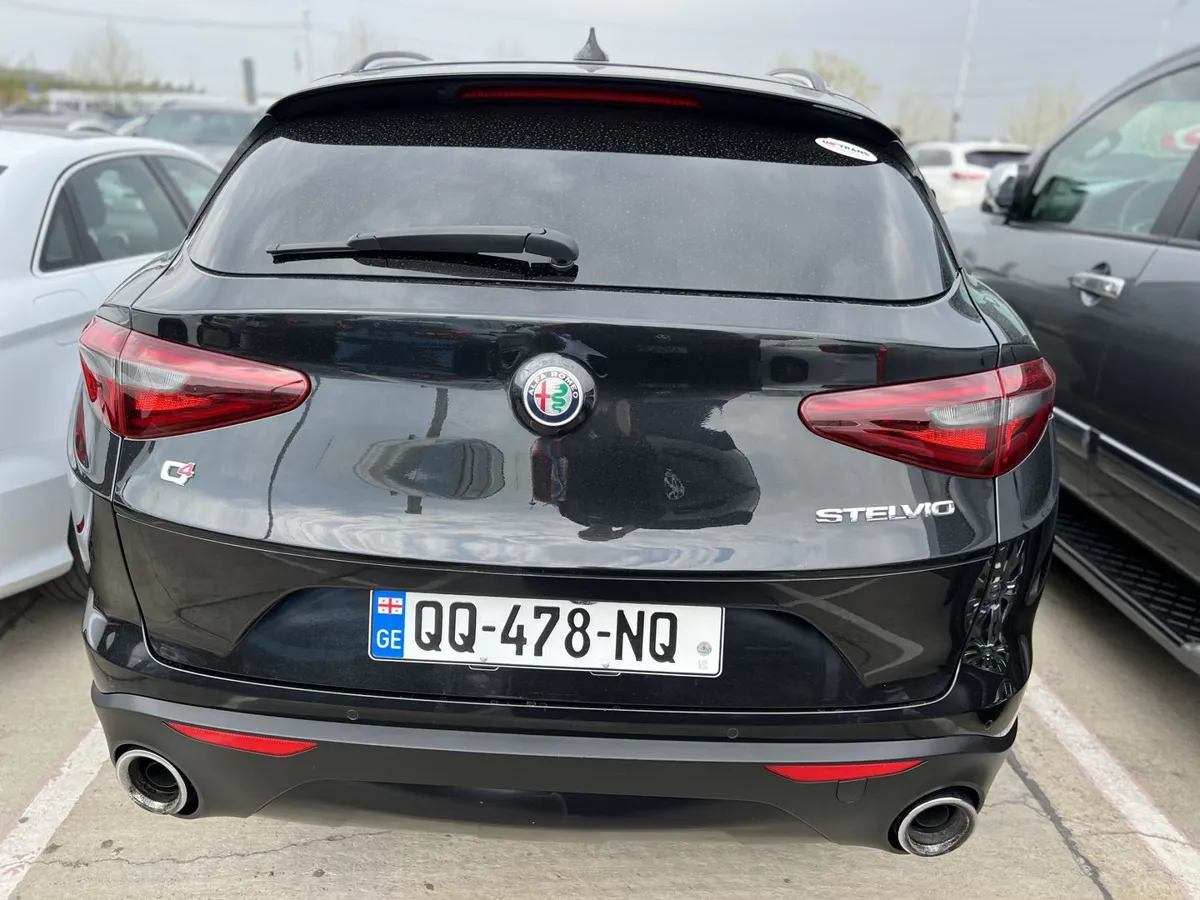 Alfa Romeo Stelvio - фото 1