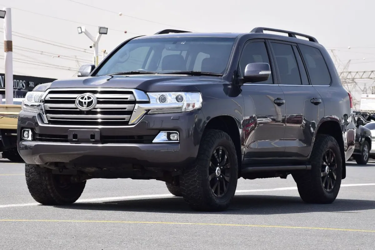 Toyota Land Cruiser - фото 1