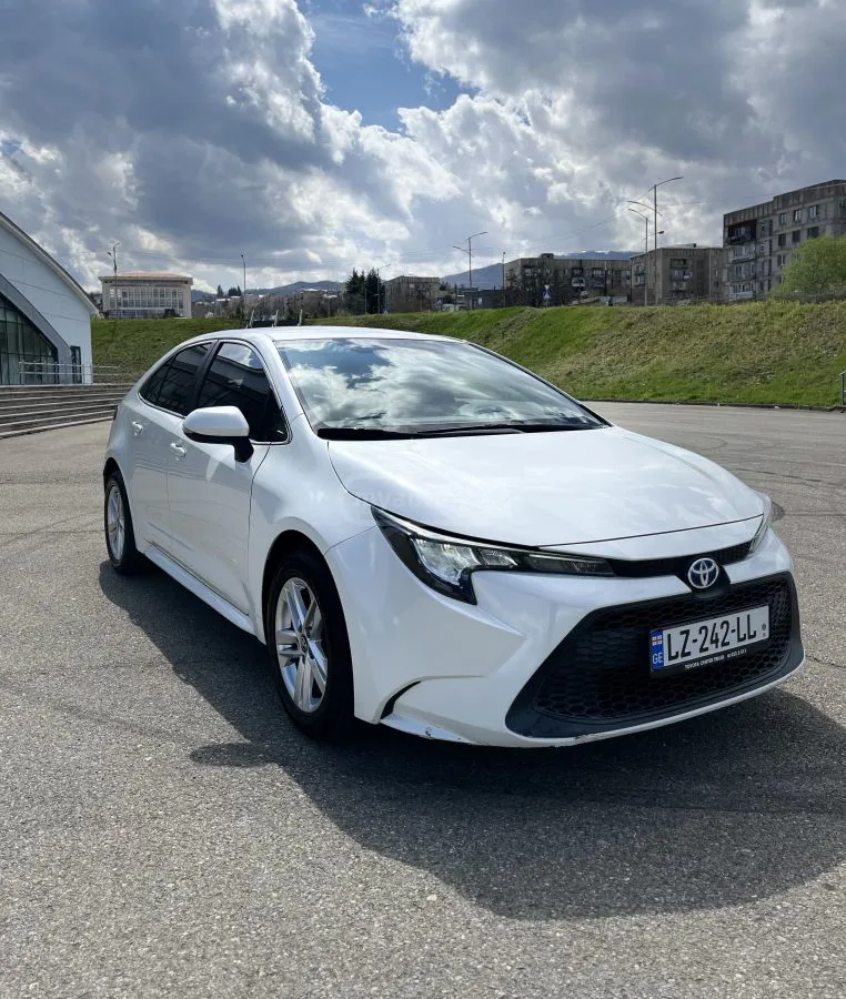 Toyota Corolla - фото 1