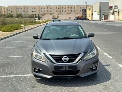 Nissan Altima - фото 1