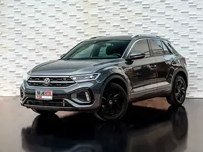 Volkswagen T-Roc - фото 1