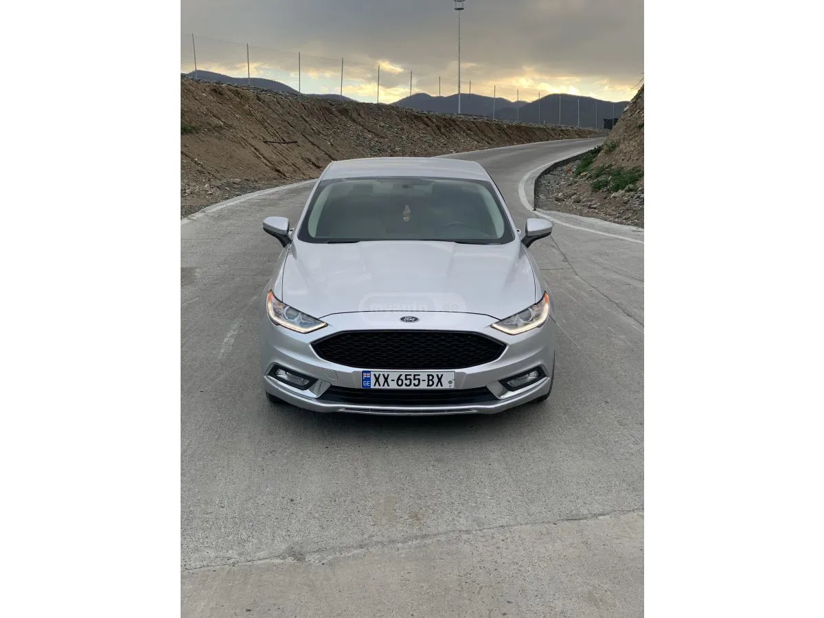 Ford Fusion - фото 1