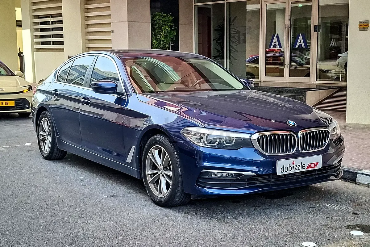 BMW 5-Series - фото 1