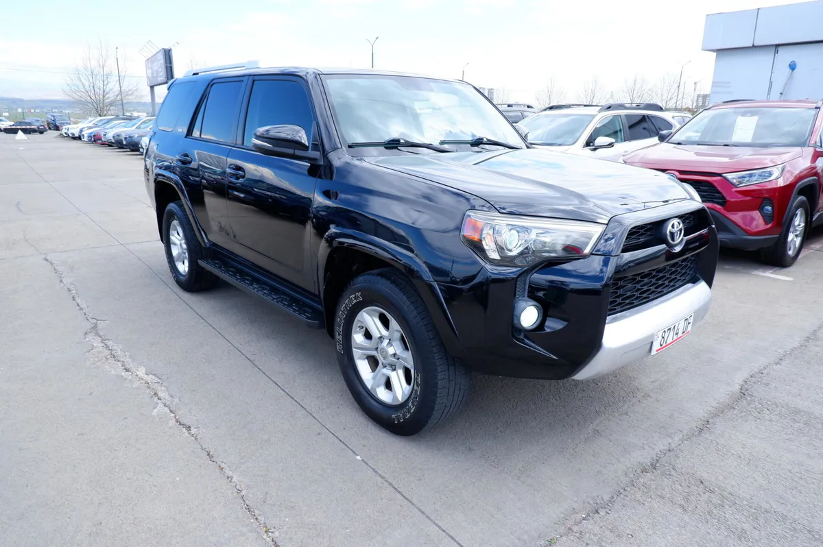 Toyota 4runner - фото 1