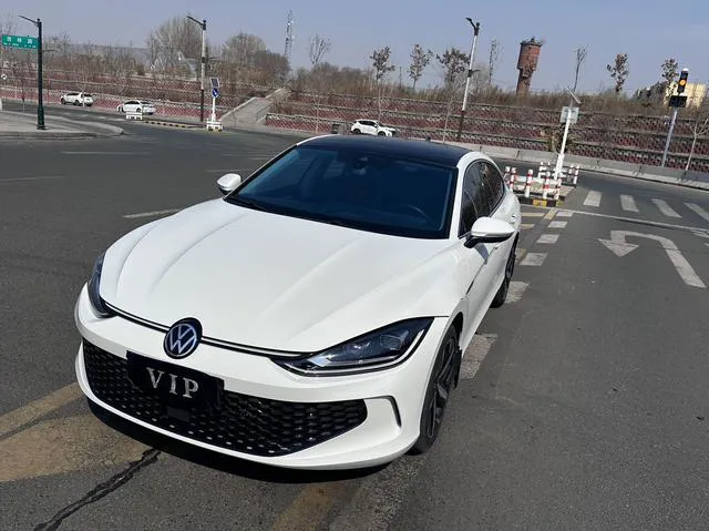 Volkswagen Lingdu - фото 1