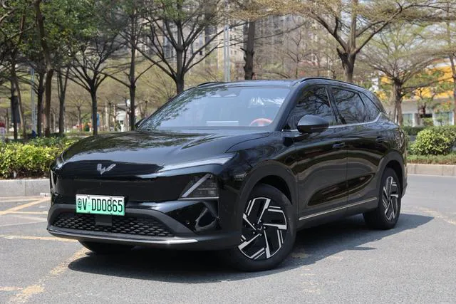 Wuling Motors S EV - фото 1