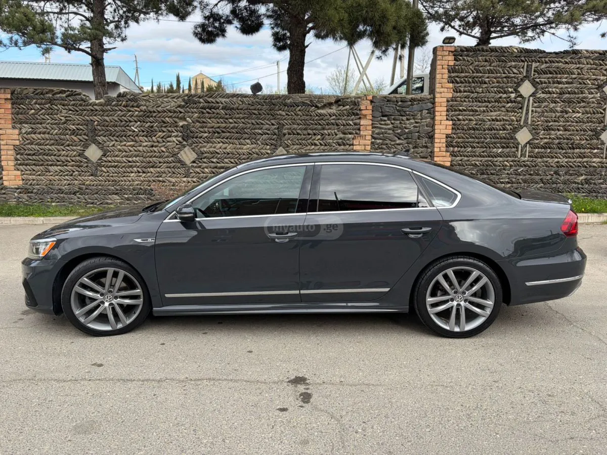 Volkswagen Passat - фото 1
