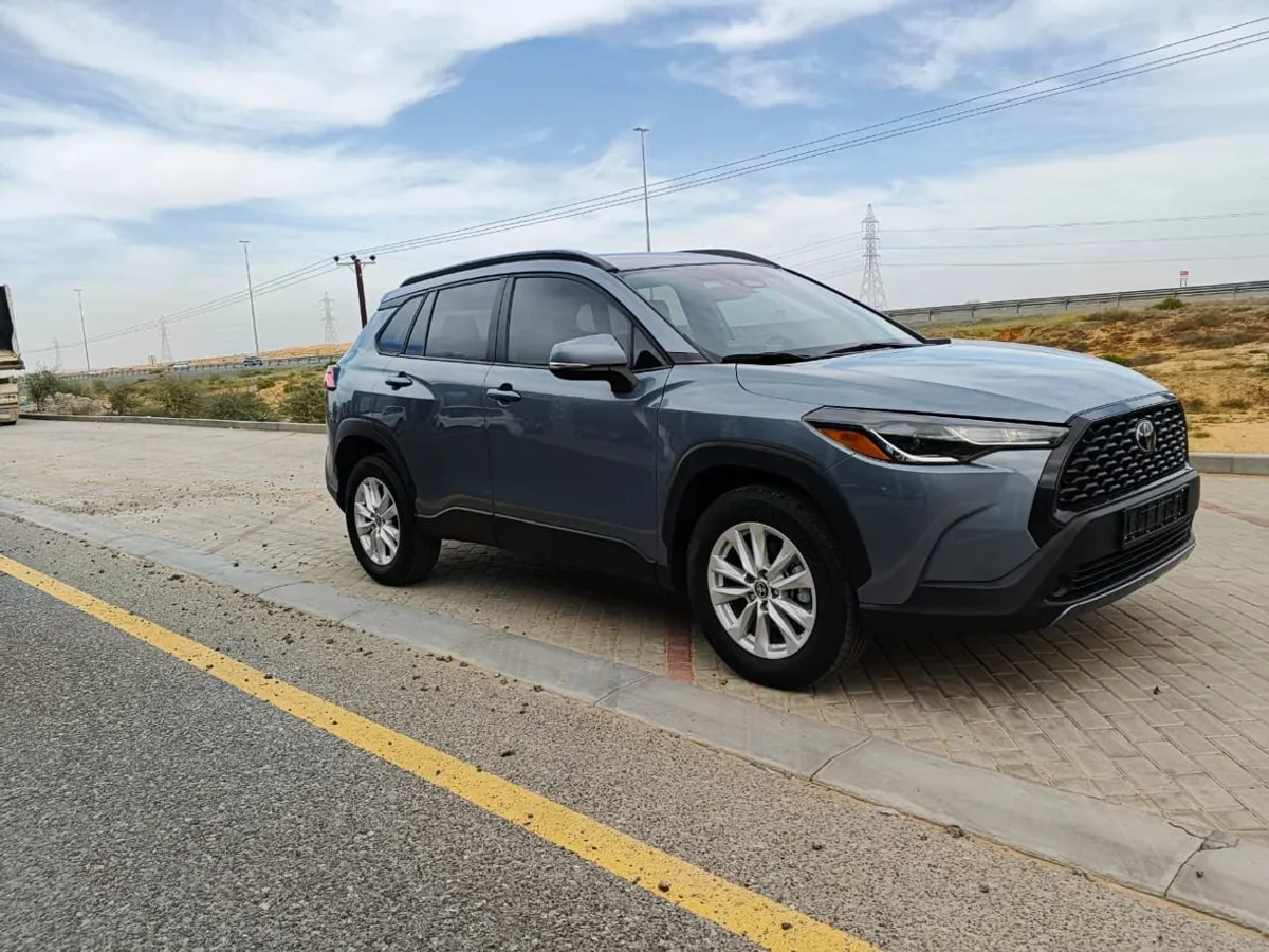 Toyota Corolla Cross - фото 1