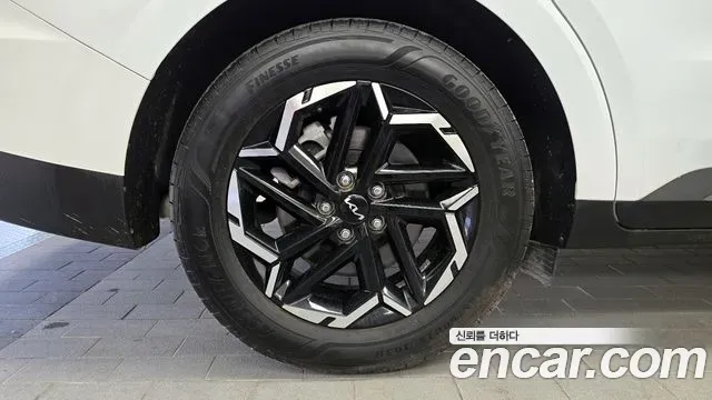 Kia Canival - фото 1