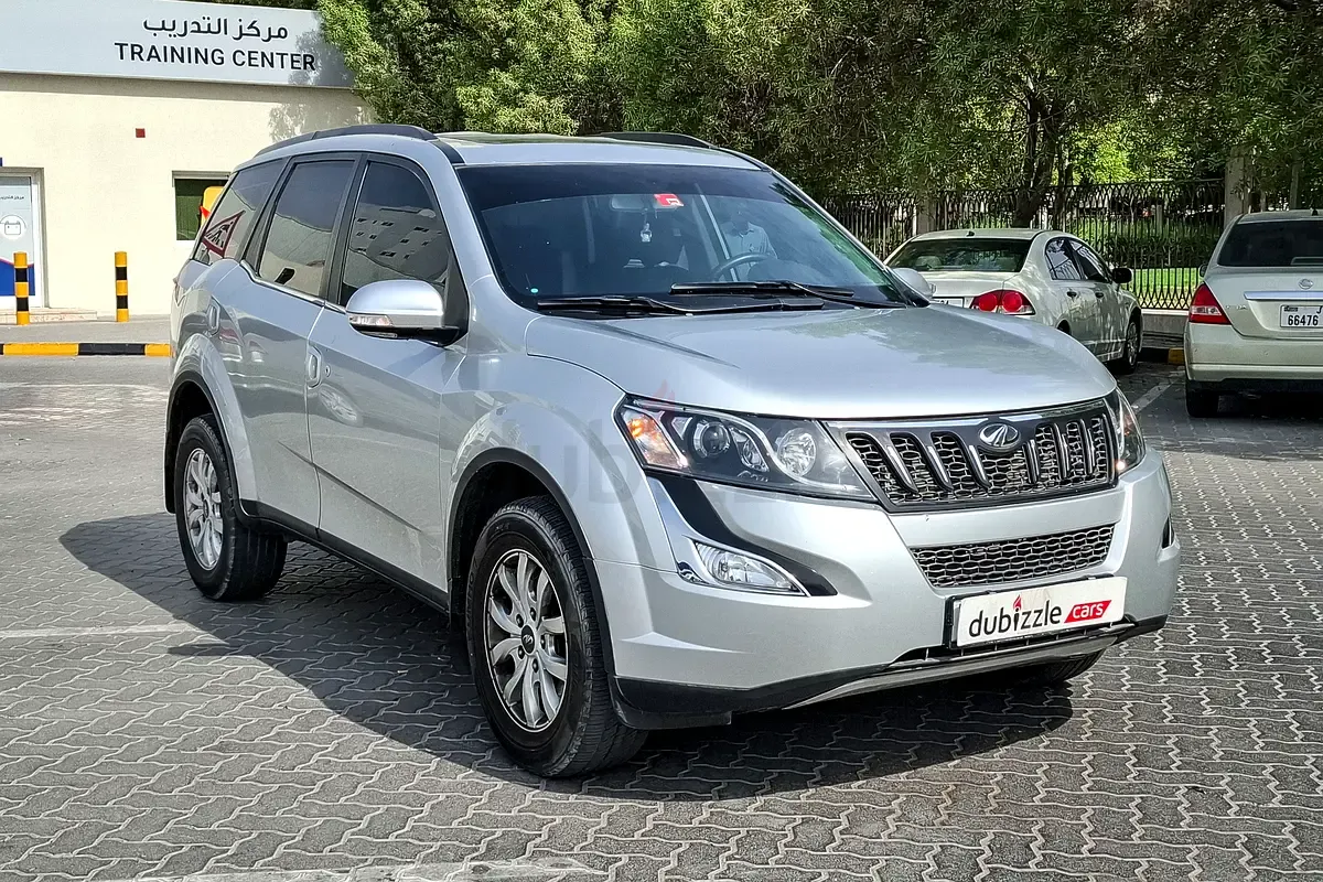 Mahindra XUV 500 - фото 1