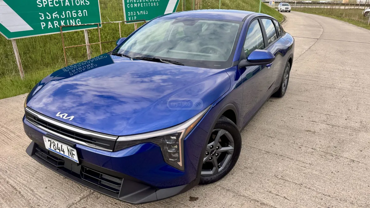 Kia K4 - фото 1