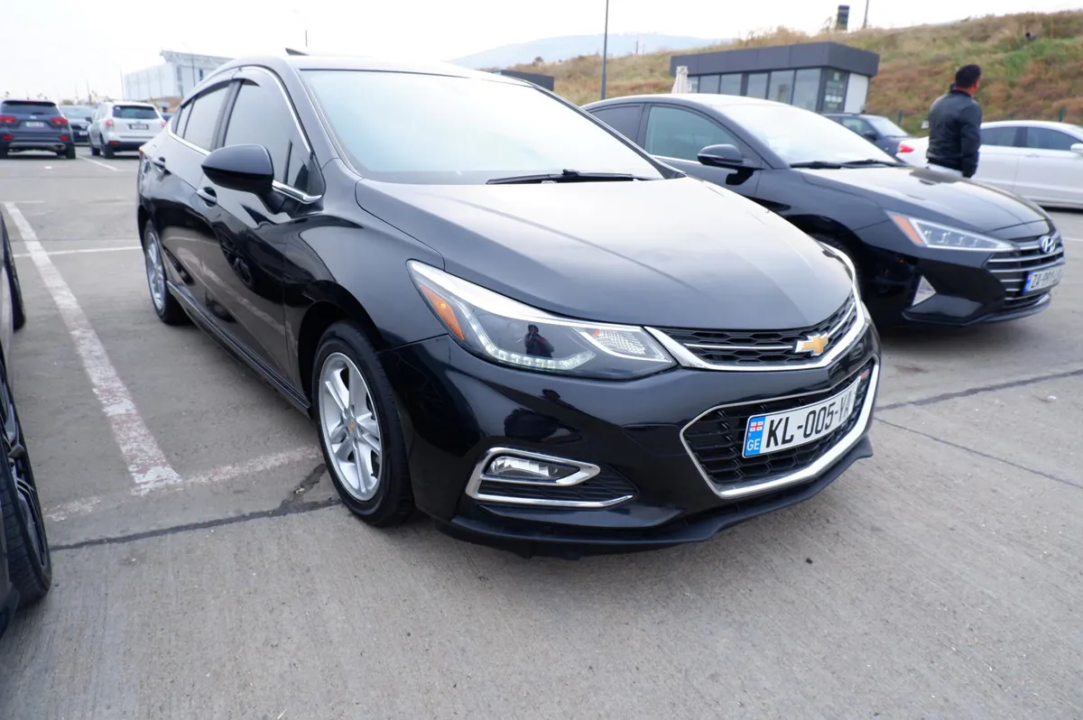 Chevrolet Cruze - фото 1