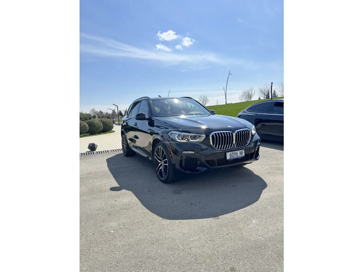 BMW X5 - фото 1