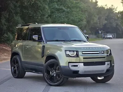 Land Rover Defender - фото 1