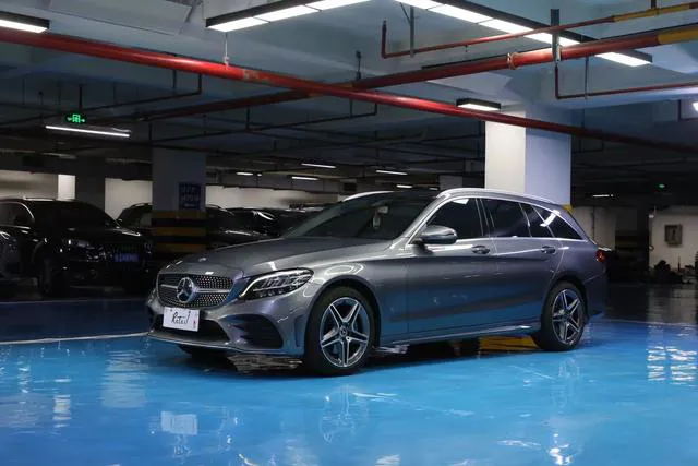 Mercedes-Benz C-Class - фото 1