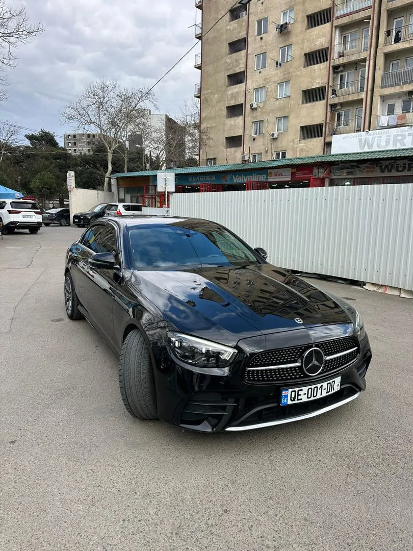 Mercedes-Benz E 200 - фото 1