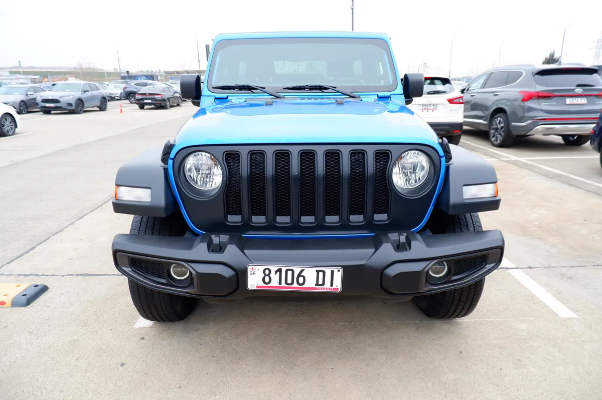 Jeep Wrangler - фото 1