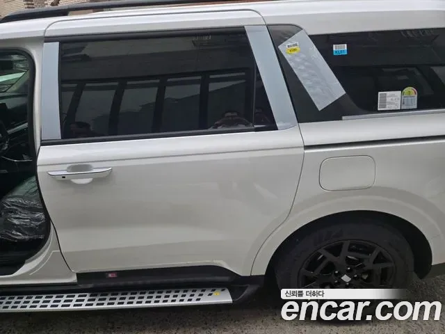 Kia Canival - фото 1