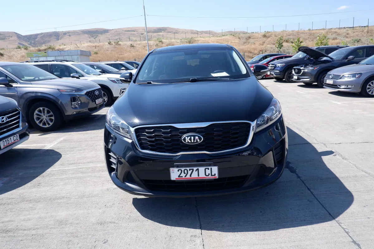 Kia Sorento - фото 1