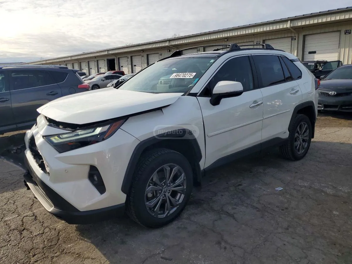 Toyota RAV 4 - фото 1
