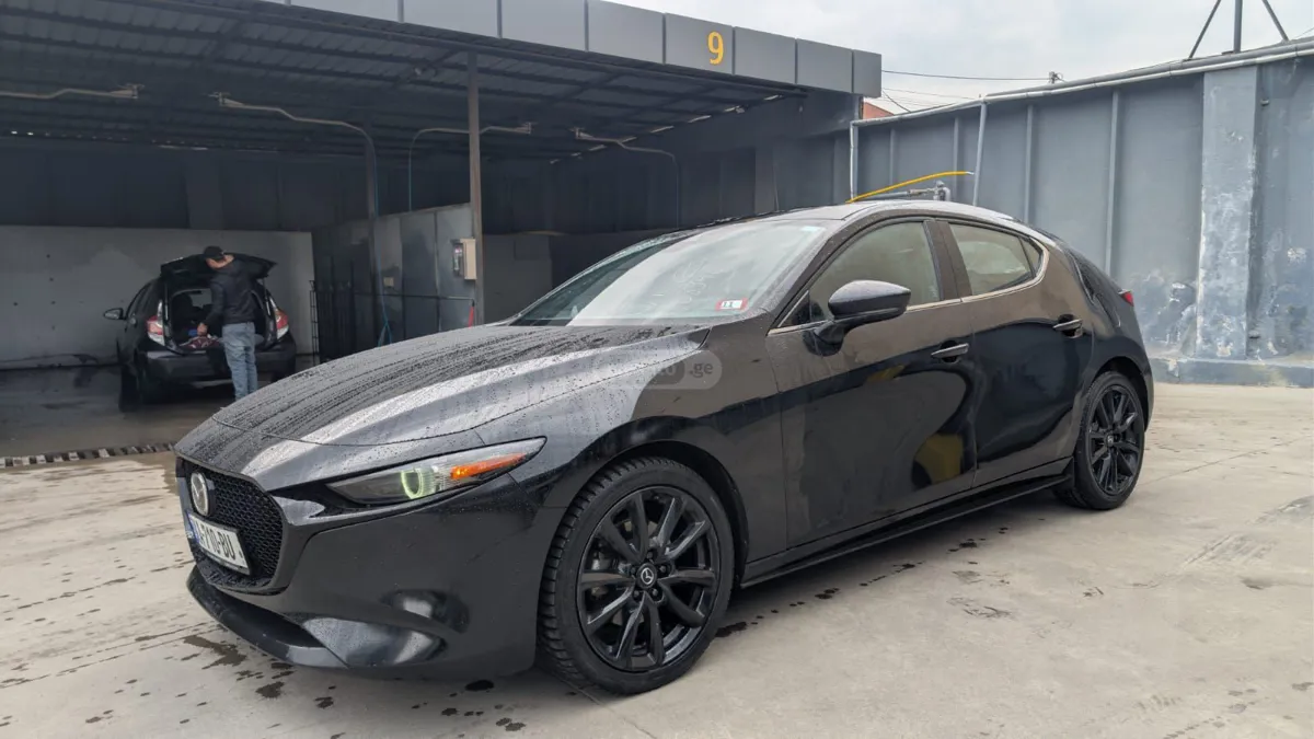 Mazda Mazda 3 - фото 1