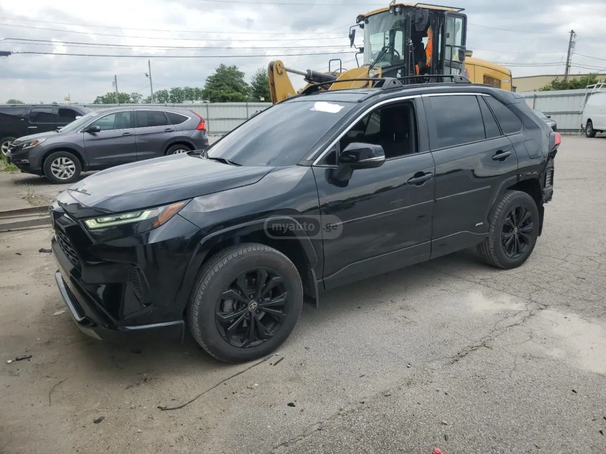 Toyota RAV 4 - фото 1