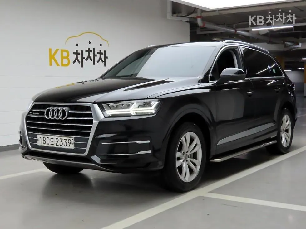 Audi 뉴 Q7 2.0 45 TFSI Quattro - фото 1