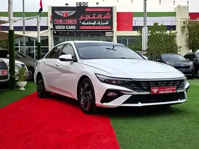 Hyundai Elantra - фото 1