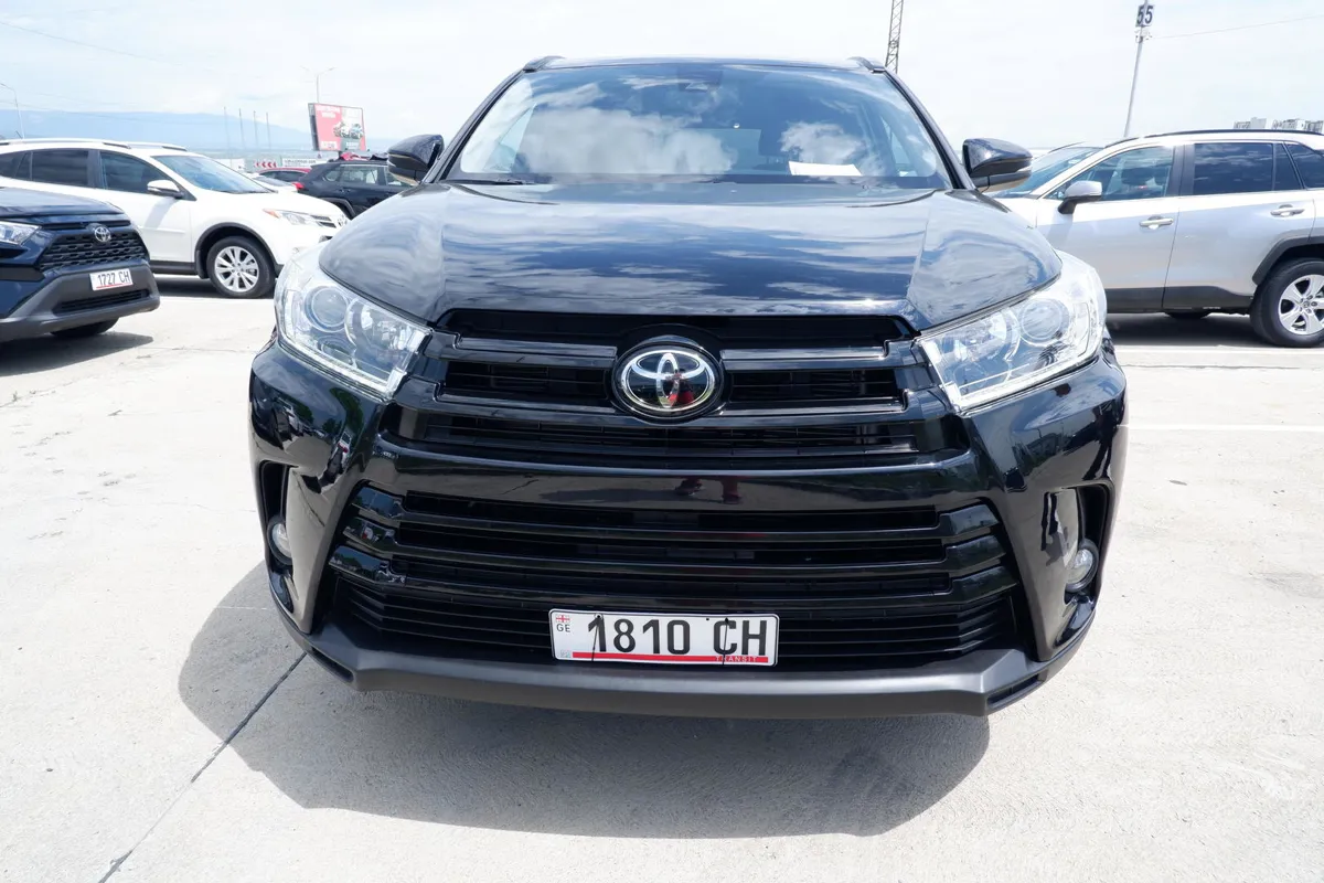 Toyota Highlander - фото 1