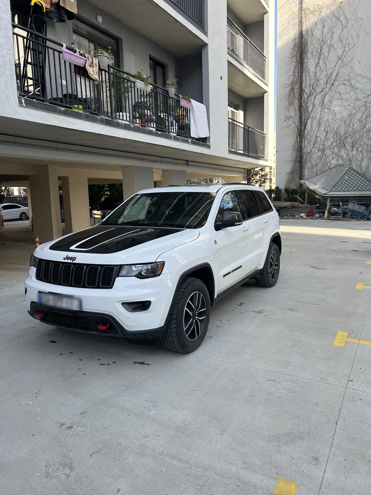 Jeep Grand Cherokee - фото 1